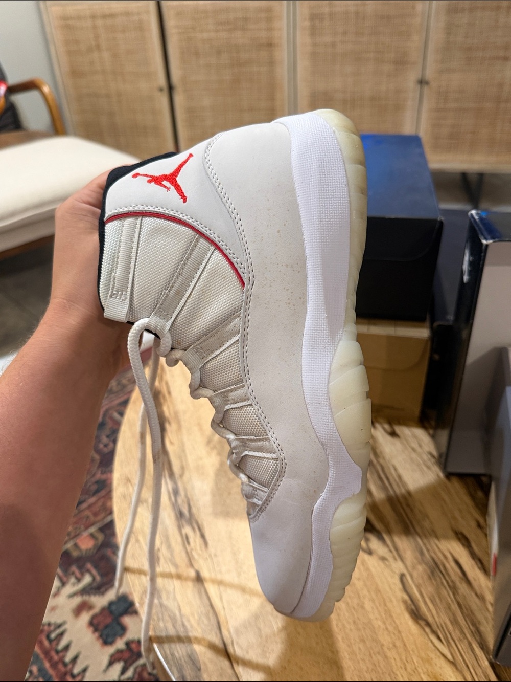 Men’s Jordan 11 Retro platinum tint / University red - Picture 7 of 13